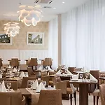 Hotel Corner 4*