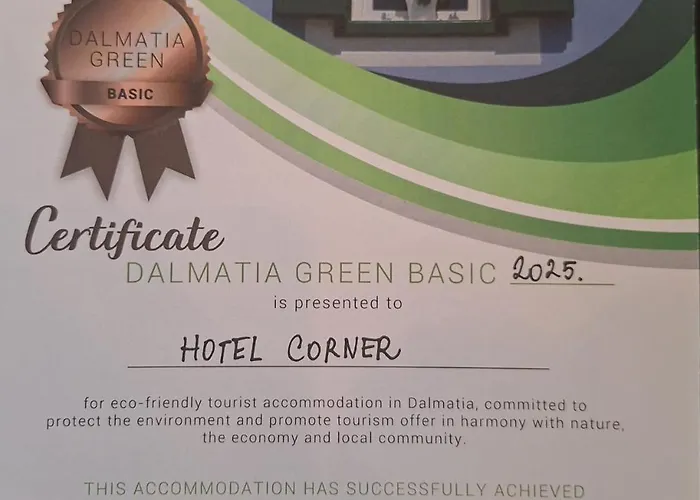 Ξενοδοχείο Corner 4*