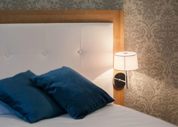 Corner 4* Σπλιτ