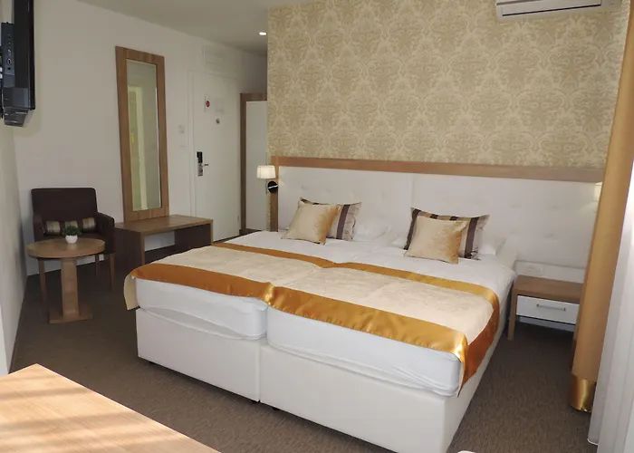 Corner 4* Σπλιτ