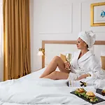 ホテル コーナー 4*