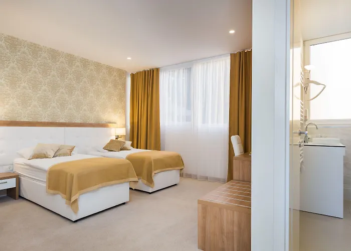 Hotel Corner 4*