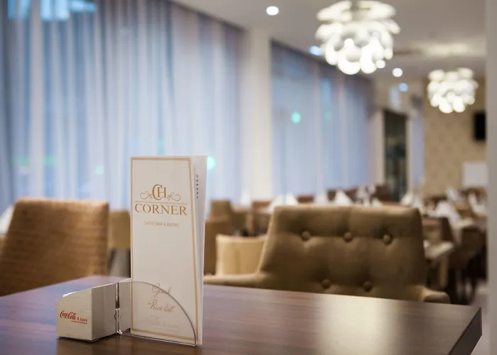 Corner فندق