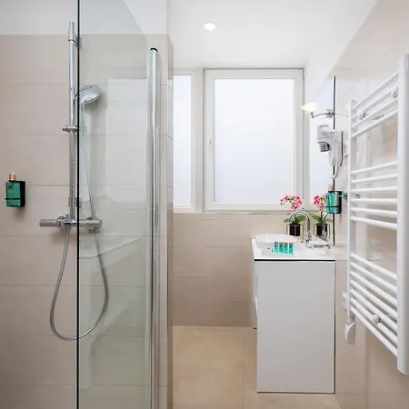 Corner Hotell 4*
