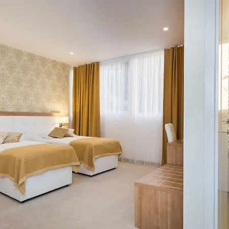 Szálloda Corner 4*