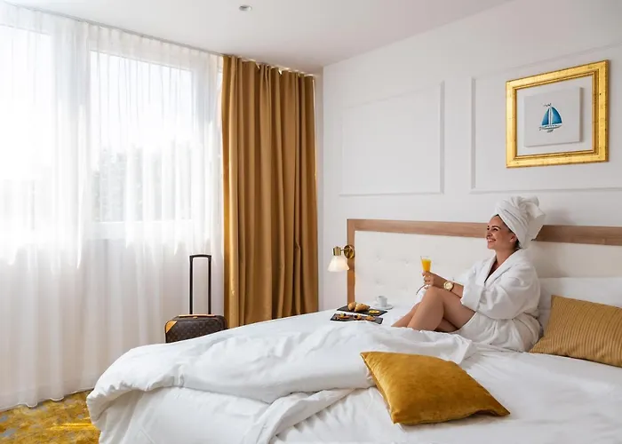 Corner 4* Σπλιτ