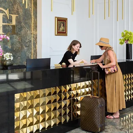 Hotel Corner 4*