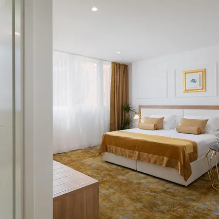 Corner فندق سبليت